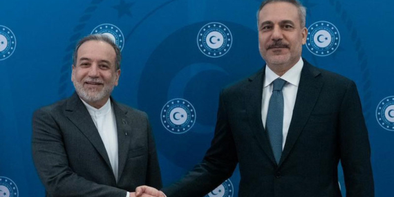 Hakan Fidan İranlı mevkidaşı Arakçi ile görüştü
