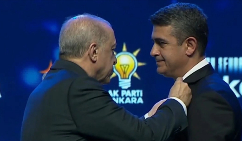 CHP’den istifa eden Haymana Belediye Başkanı Levent Koç, AKP’ye katıldı