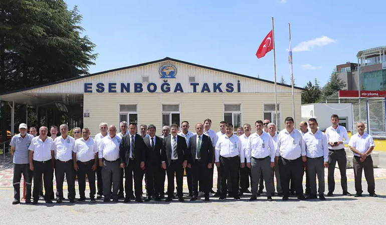 Ankara’da taksicilere ‘NATO’ düzenlemesi: Beyaz gömlek ve gri pantolon giyerek kolonya tutacaklar