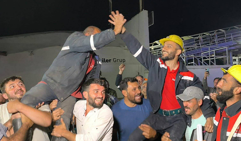 27 gündür direnişte olan Özşen Madencilik işçileri kazandı