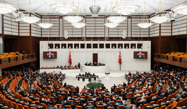 Öğretmenler için olağanüstü toplantı talebine komisyondan ret