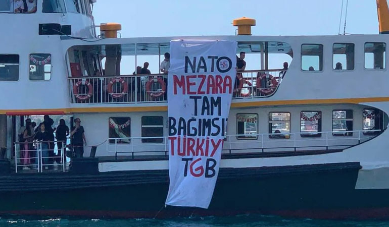 NATO Parlamenter Zirvesi’ni protesto eden 4 TGB’liye gözaltı