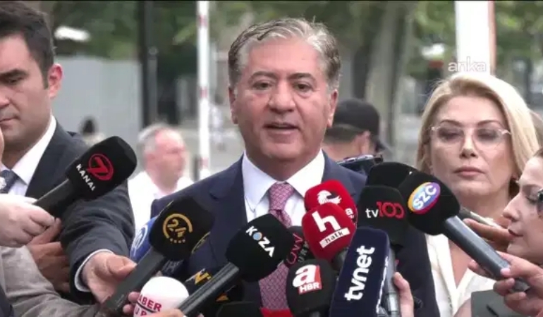 Yeni Parti’nin kuruluş dilekçesi bakanlığa verildi