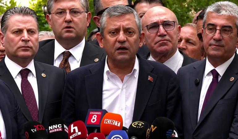 Özgür Özel’den ‘Yeni Parti’ mesajı: Pusulamızın gösterdiği yön iktidardır