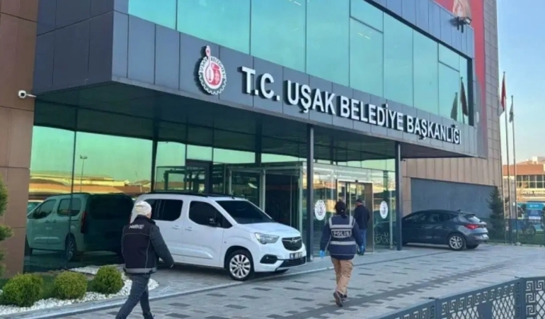 Uşak Belediyesi’ne operasyon: 17 gözaltı