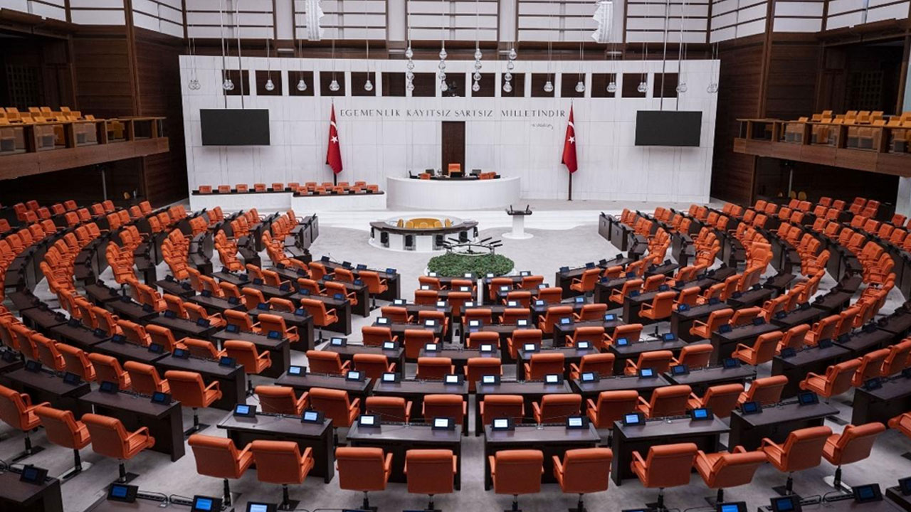 AKP, şehit ve gazi haklarında iyileştirme öngören yeni kanun teklifinin imzaya açıldığını duyurdu