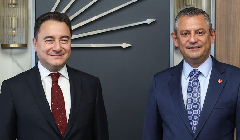 Ali Babacan’dan Özgür Özel’e telefon