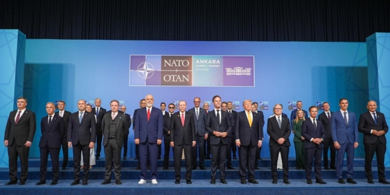 nato-aile-fotografi-aa-2474773