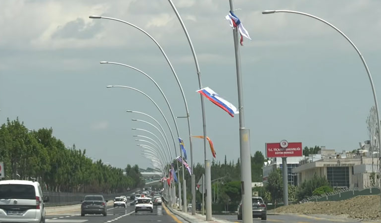 Esenboğa Havalimanı güzergahına NATO ülkelerinin bayrakları asıldı