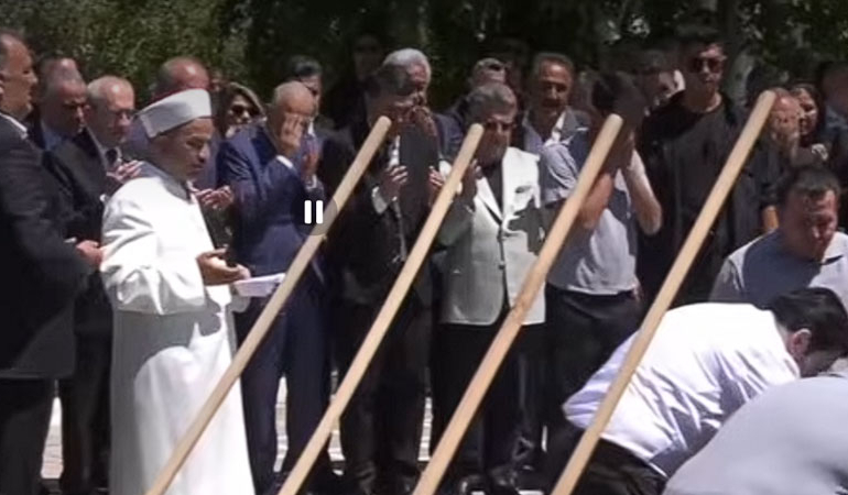Deniz Baykal’ın eşi Olcay Baykal, Devlet Mezarlığı’nda toprağa verildi