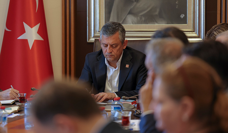 Özgür Özel, A takımını topladı: Masada hangi konu başlıkları vardı?