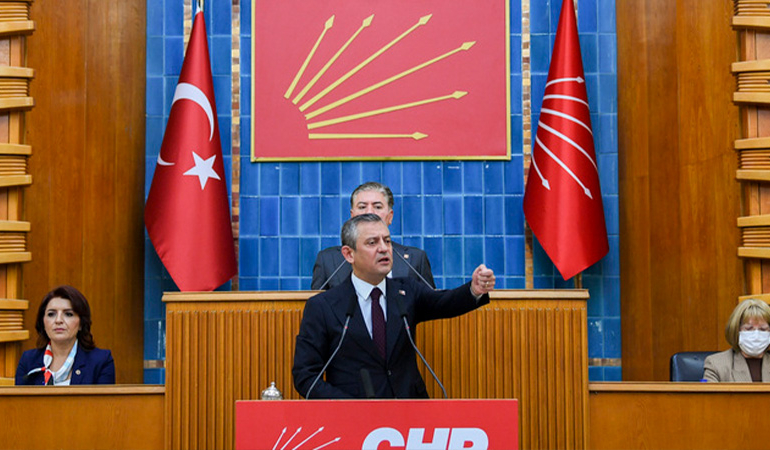 Özgür Özel yeni partiyi ilan etti: İmamoğlu ve Mansur Yavaş mesajı…