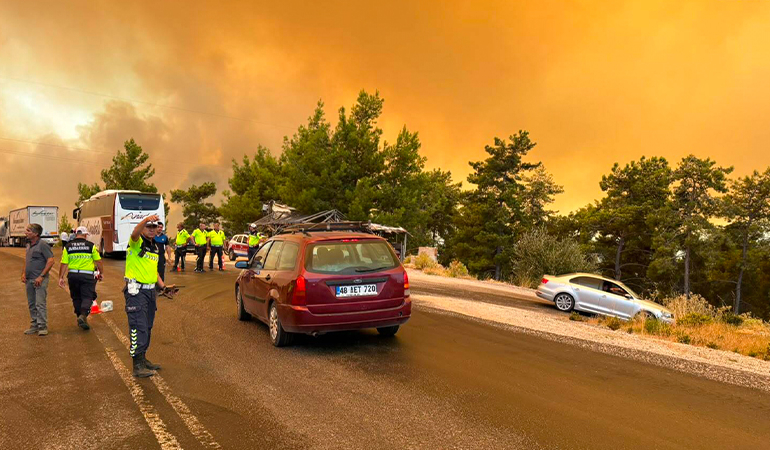 3 ilde orman yangınları: Antalya, Muğla, Balıkesir…