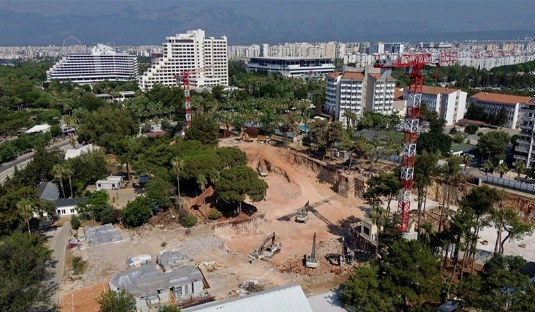 Müze ihalesi ticari sır, traverten zemin granit oldu!