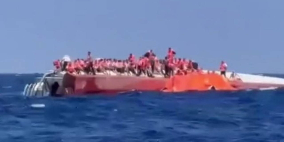 Girne açıklarında 267 kişiyi taşıyan yolcu gemisi battı: 7 kişi hayatını kaybetti