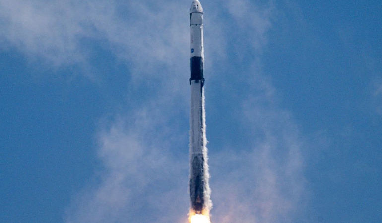 Ay’a çarpan SpaceX roketinin oluşturduğu krater görüntülendi