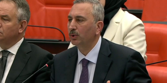 AKP’li Gül: ‘Milletin parasına çöken her kim varsa isimler açıklanmalı’