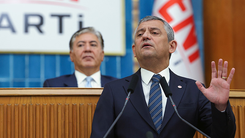 ozgur-ozel-yeni-parti-grup
