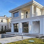 villaoneone